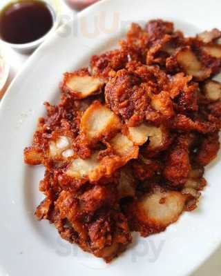 Fish Head Steamboat Restaurant