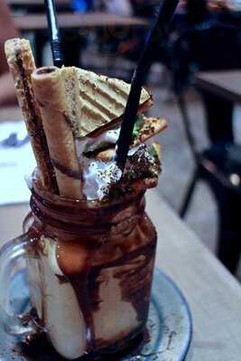 Benjamin Browns Bistro And Bakery