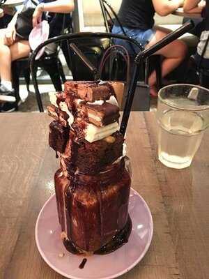 Benjamin Browns Bistro And Bakery