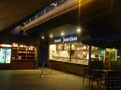 Toast Junction,waterboat House