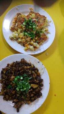 Ghim Moh Carrot Cake