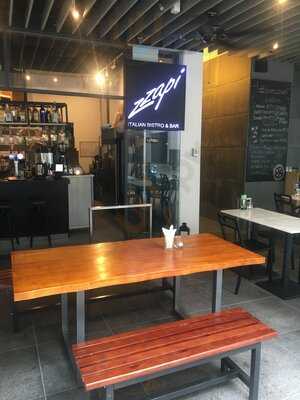 Zzapi Bistro & Bar