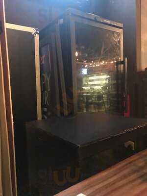 Bobby's Restaurant & Bar