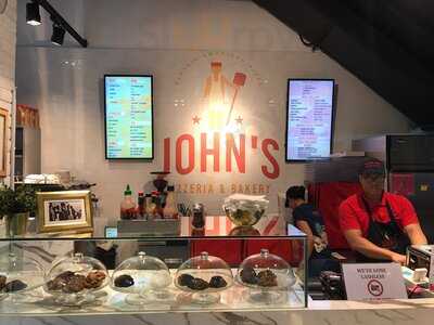 John's Pizzeria & Bakery