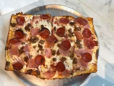 John's Pizzeria & Bakery