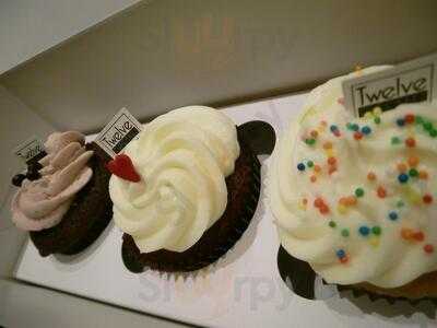 The Twelve Cupcakes