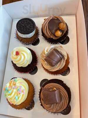 The Twelve Cupcakes