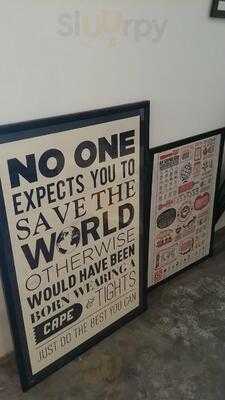 Curbside Cafe & Wine Bar