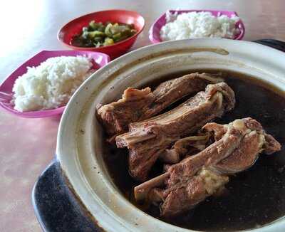 Leon Kee Claypot Pork Rib Soup