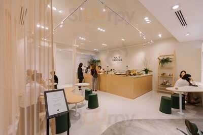 Plain Vanilla Bakery