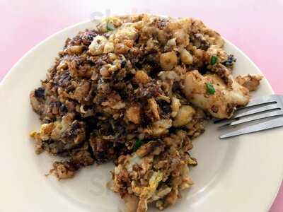 Boon Lay Fried Carrot Cake& Kway Teow Mee