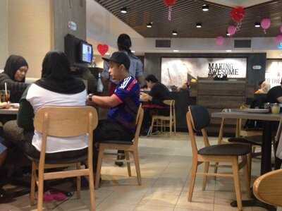 Pizza Hut Causeway Point