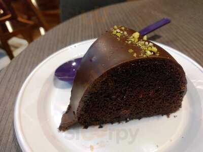 The Coffee Bean & Tea Leaf