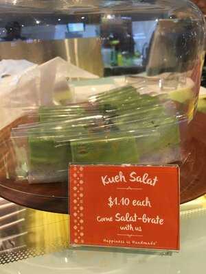 Harrianns Nonya Table