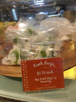 Harrianns Nonya Table