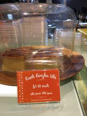 Harrianns Nonya Table