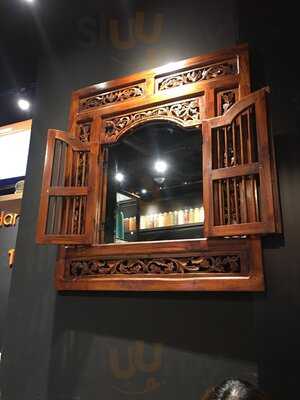 Harrianns Nonya Table