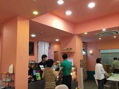 Whiskit Bakery & Cafe