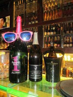 The Red Carpet Champagne Bar Singapore