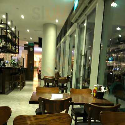 Harry’s Village Hotel