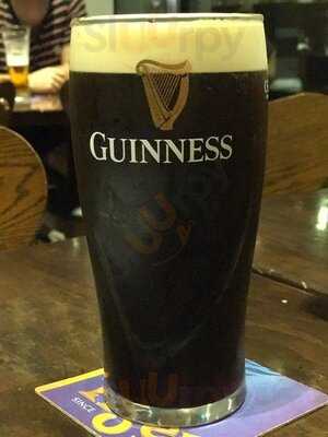 Harry’s Village Hotel