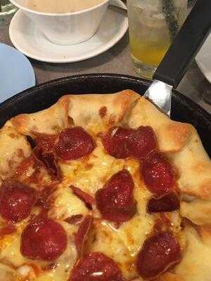 Pizza Hut Dining Restaurants