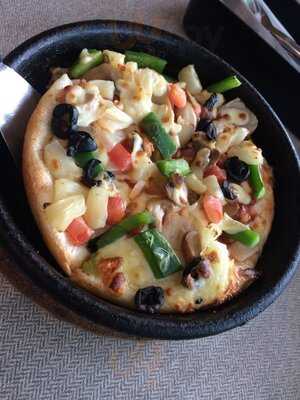 Pizza Hut Dining Restaurants