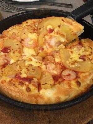 Pizza Hut Dining Restaurants