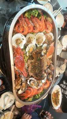 Eight Signatures Seafood Restaurant