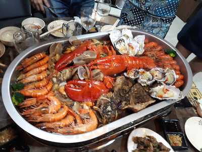 Eight Signatures Seafood Restaurant