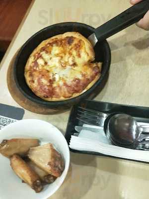 Pizza Hut Dining Restaurants