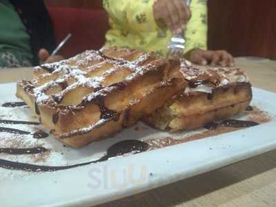 Pizza Hut Dining Restaurants