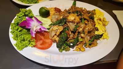 Naowarat Thai Bistro