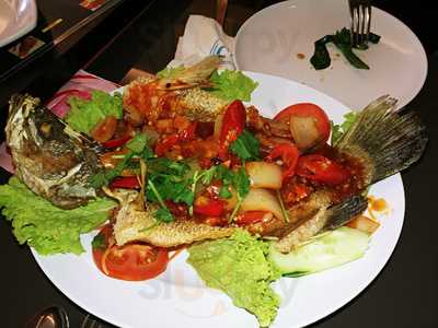 Naowarat Thai Bistro