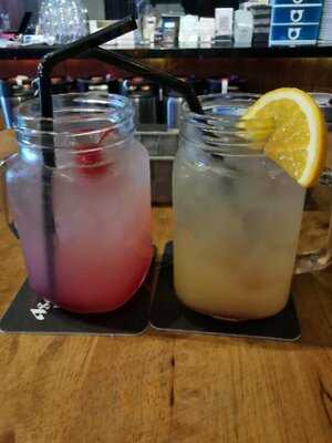 Grapevine At 393 Guillemard