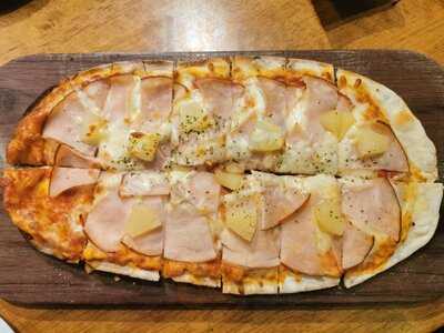 Grapevine At 393 Guillemard