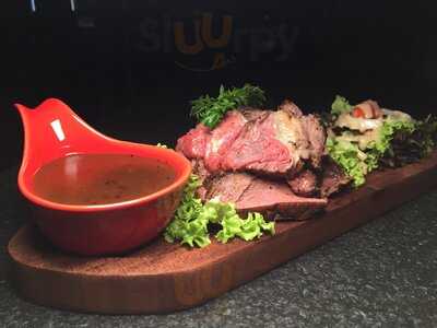 Cozy Bistro &  Lounge