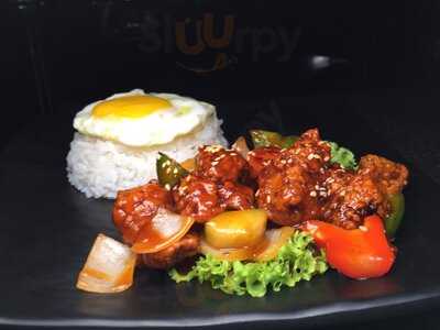 Cozy Bistro &  Lounge