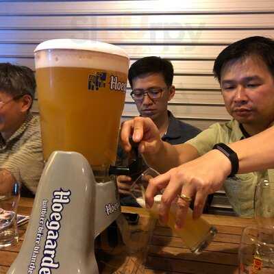 Lazy Lizard Sixth Avenue Singapore