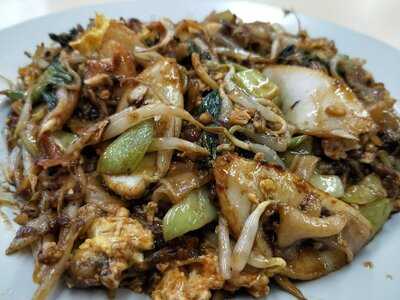 Hougang Oyster Omelette & Fried Kway Teow