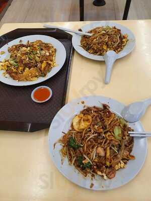 Hougang Oyster Omelette & Fried Kway Teow