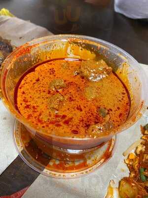 Na Na Homemade Curry