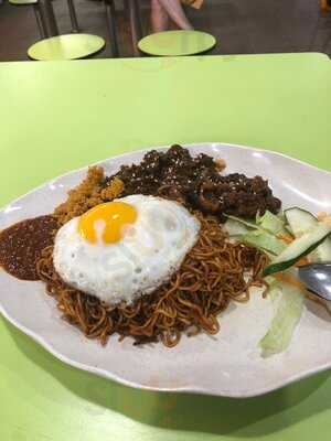 Rayyan’s Waroeng Upnormal