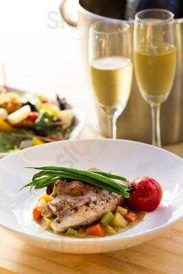 Queens Dessert Cafe Bistro