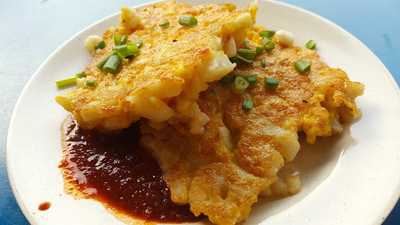 Aw's Signature Minced Pork Noodles