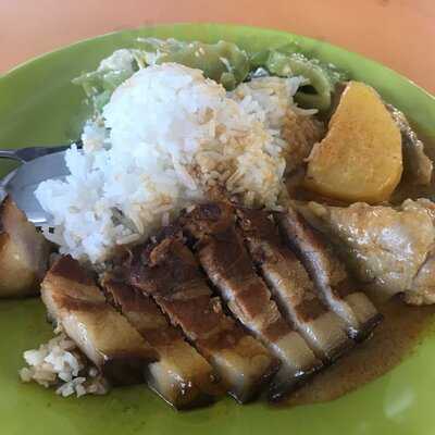 Yong Fa Hainanese Curry Rice & Curry Fish Head