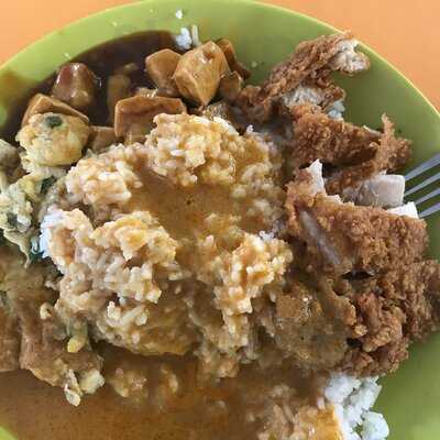 Yong Fa Hainanese Curry Rice & Curry Fish Head