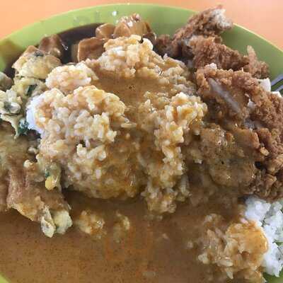 Yong Fa Hainanese Curry Rice & Curry Fish Head