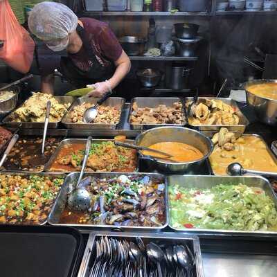 Yong Fa Hainanese Curry Rice & Curry Fish Head