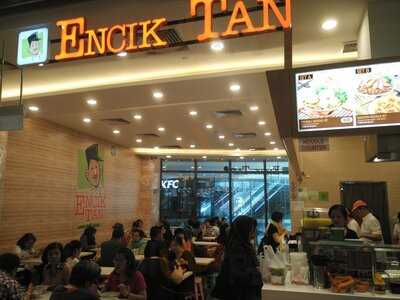 Encik Tan